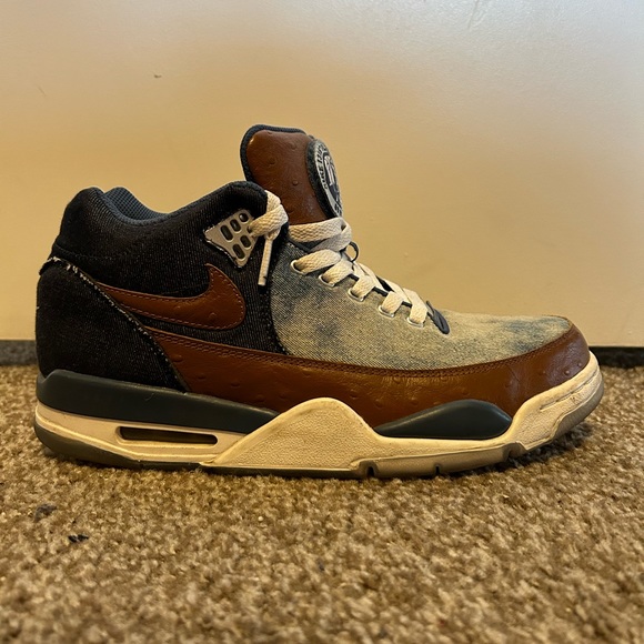 Nike Air Flightsquad Limited Release - Picture 2 of 4